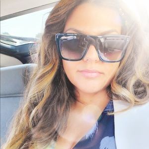 Meet your Posher, Debbie